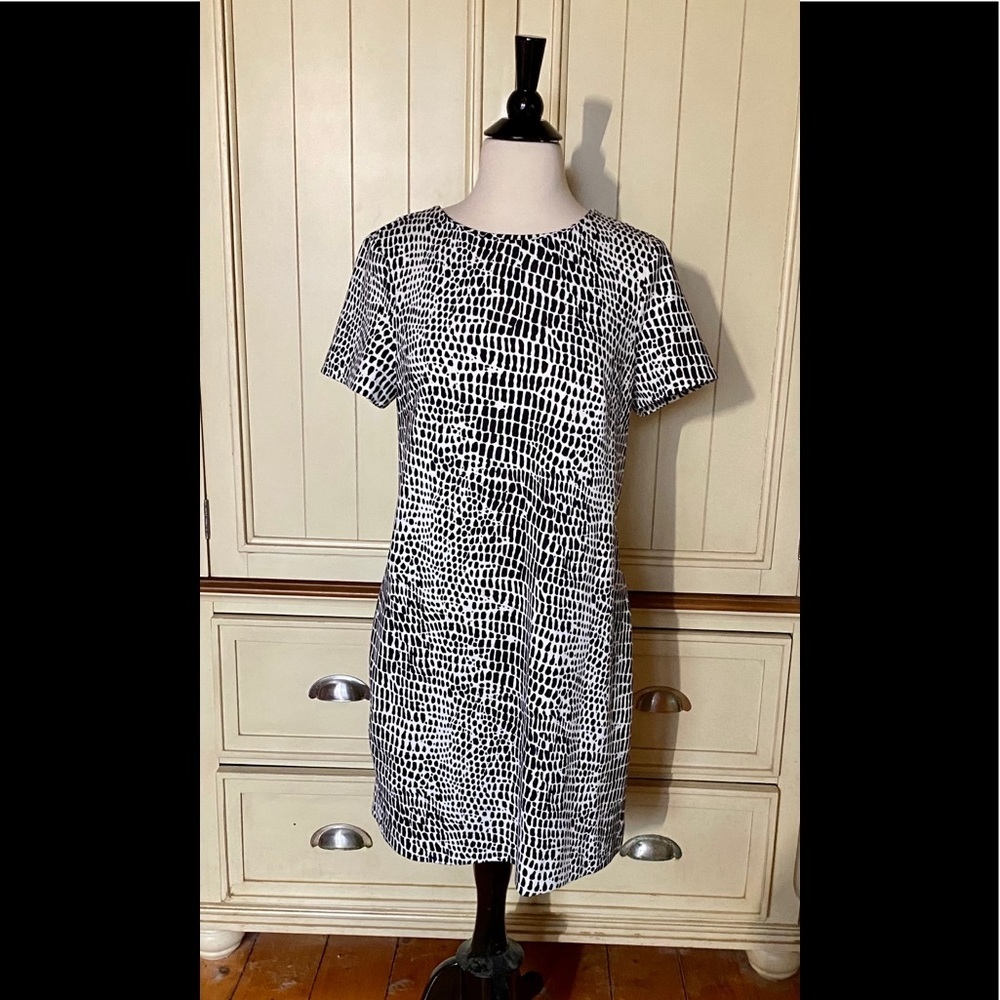⚜️Trina Turk Abstract Animal Print Sheath Dress Size M⚜️